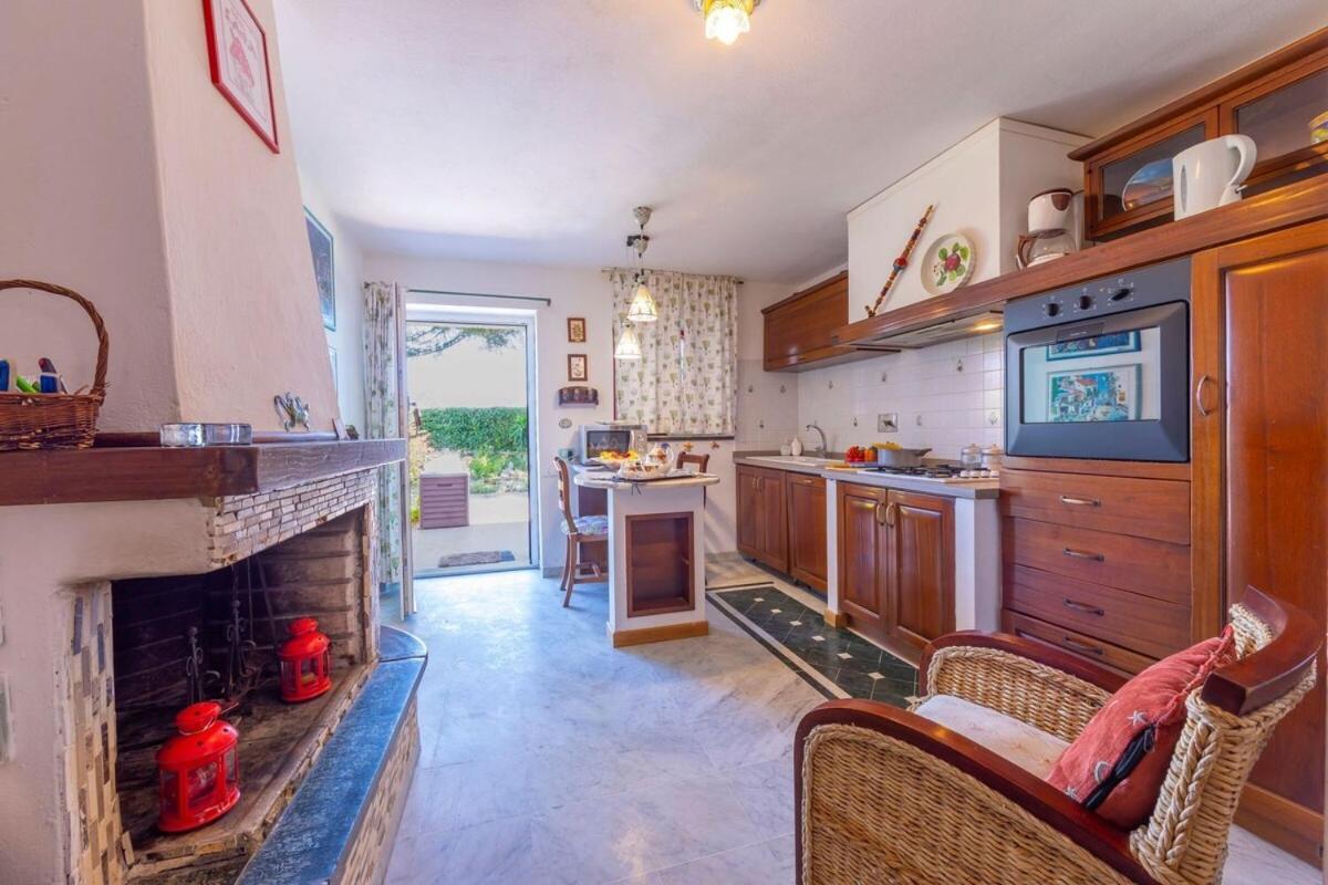 La Casa Fra Gli Ulivi Luxury Apartments With Pool Near Cinque Terre And Tuscany Monte Marcello Ngoại thất bức ảnh